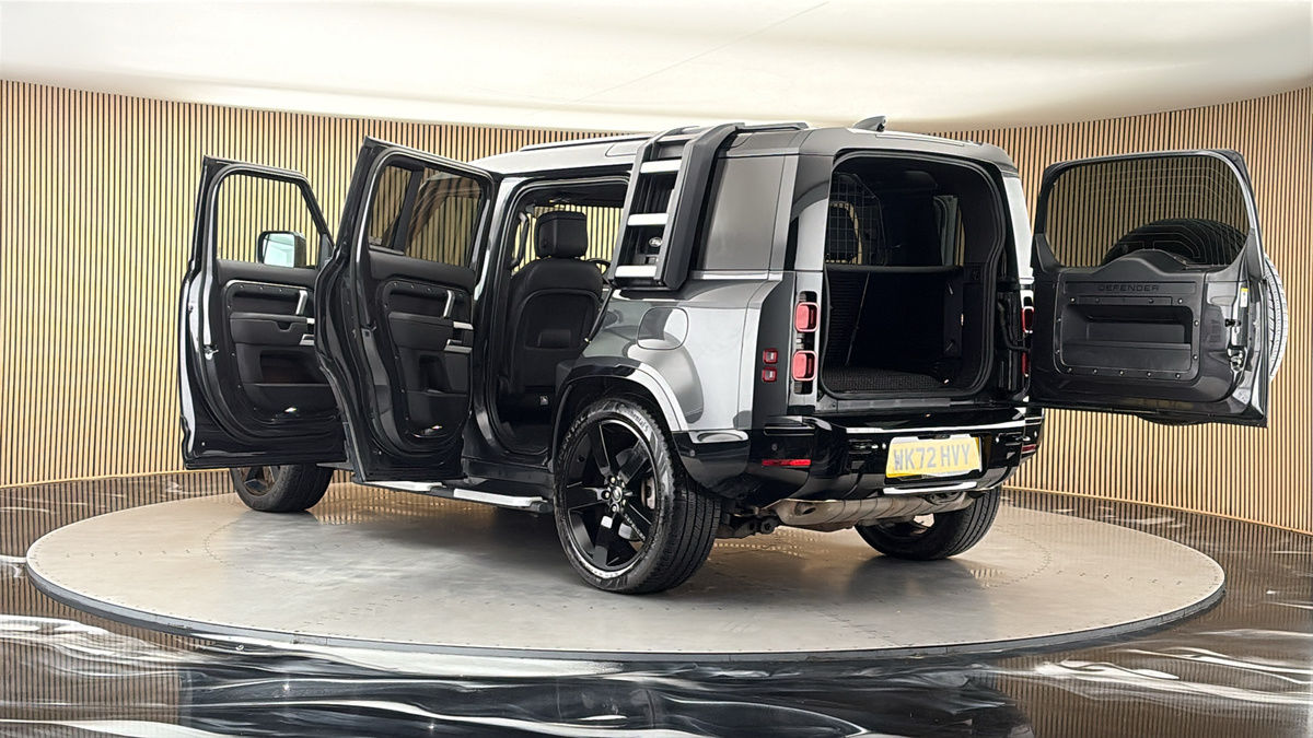 More views of Land Rover Defender 110