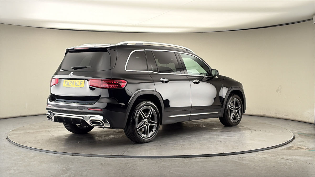 Mercedes-Benz GLB Image 21