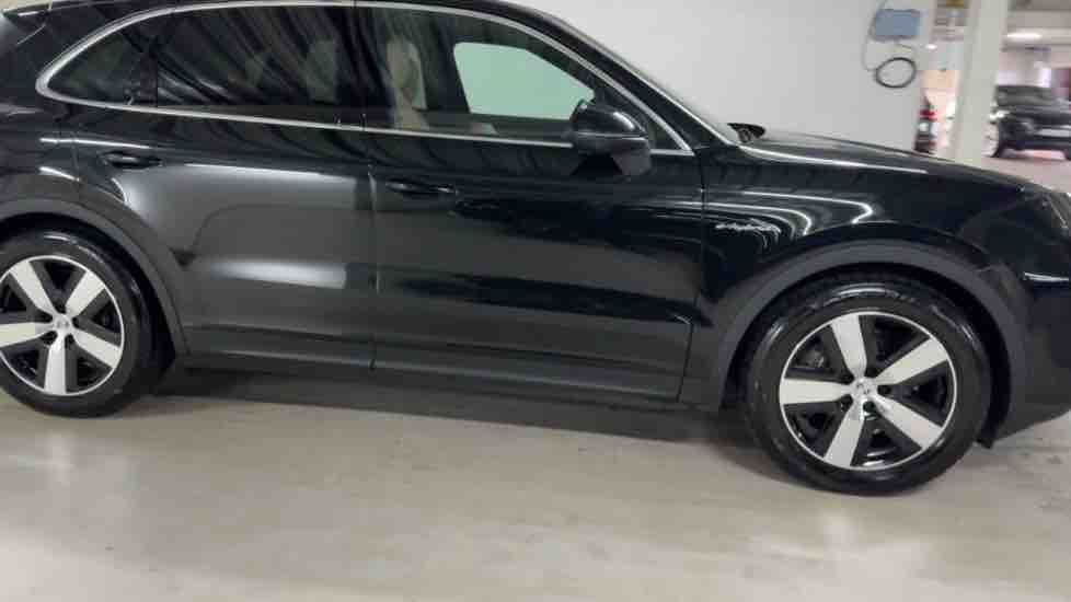 More views of Porsche Cayenne