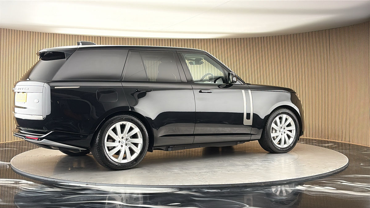 More views of Land Rover Range Rover