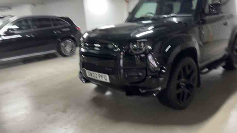More views of Land Rover Defender 90