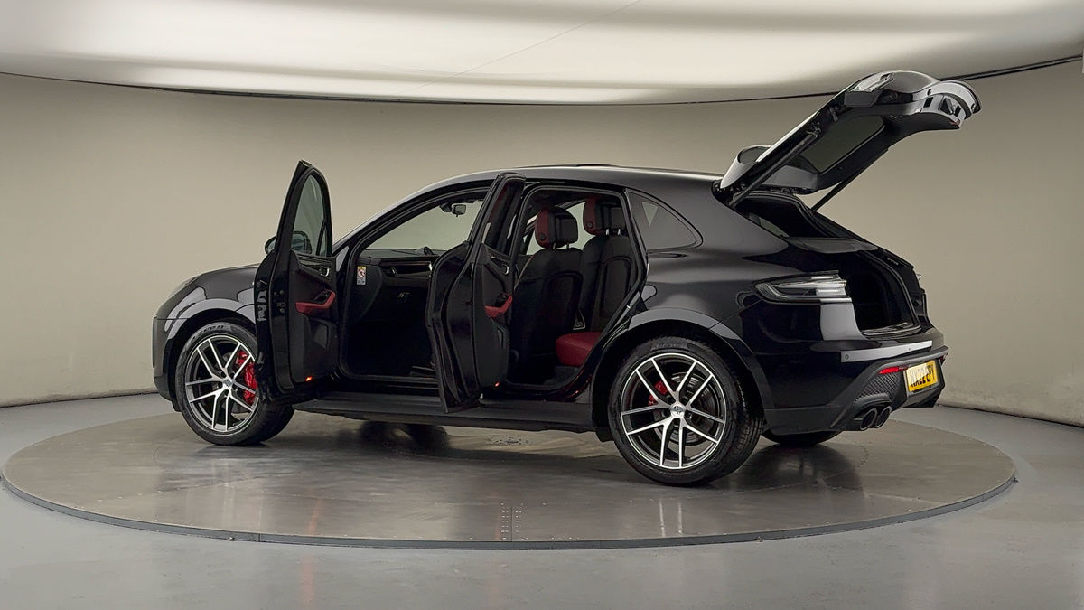 More views of Porsche Macan