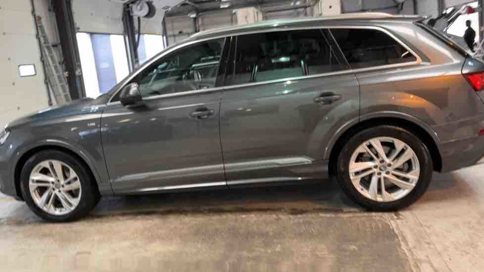 More views of Audi Q7