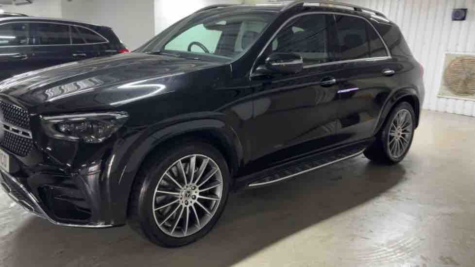 More views of Mercedes-Benz GLE