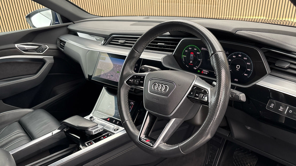 Audi e-tron Image 6