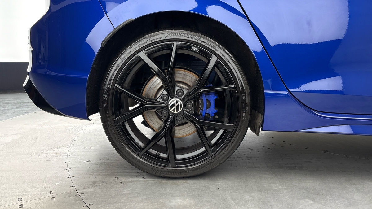 Volkswagen Golf Image 10