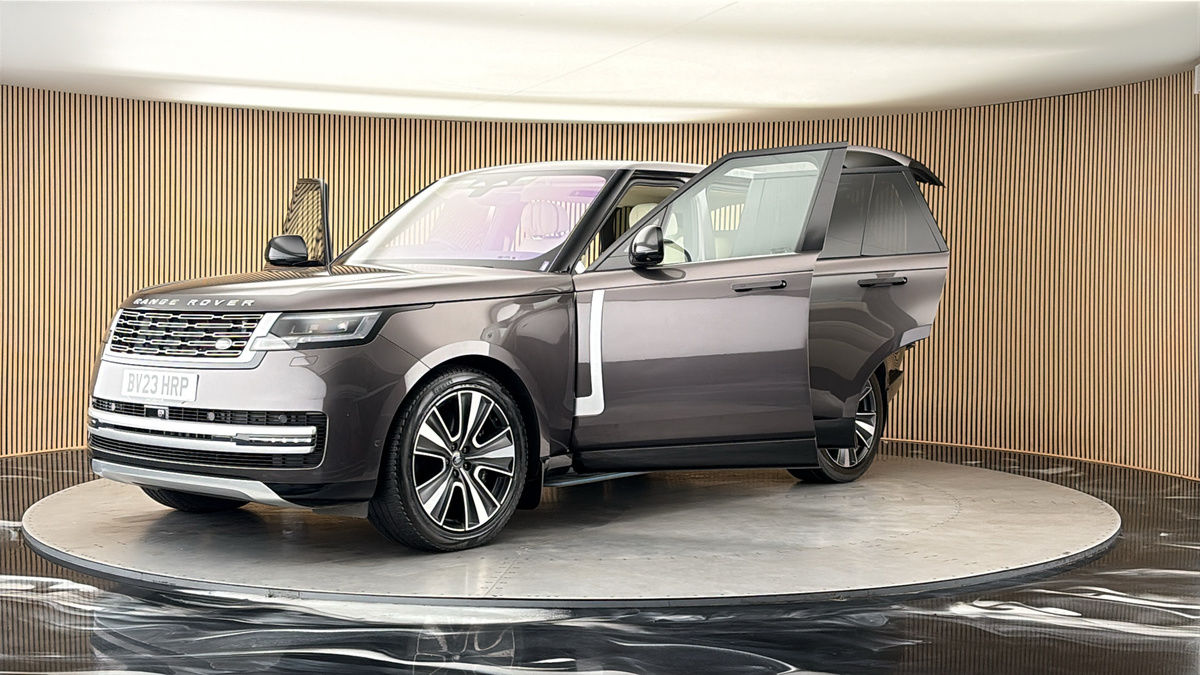 More views of Land Rover Range Rover