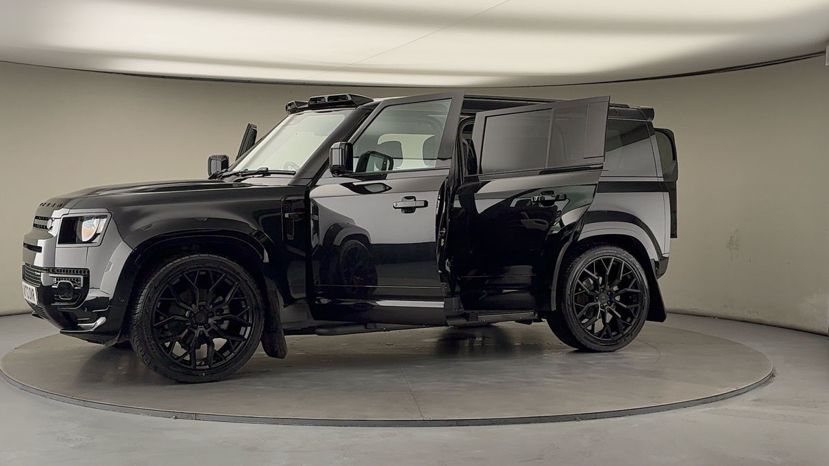 More views of Land Rover Defender 110