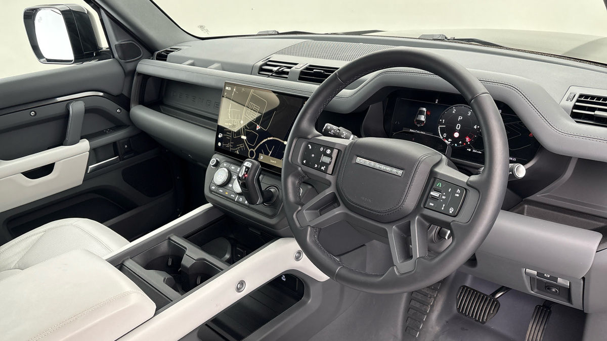 Land Rover Defender 110 Urban Image 10