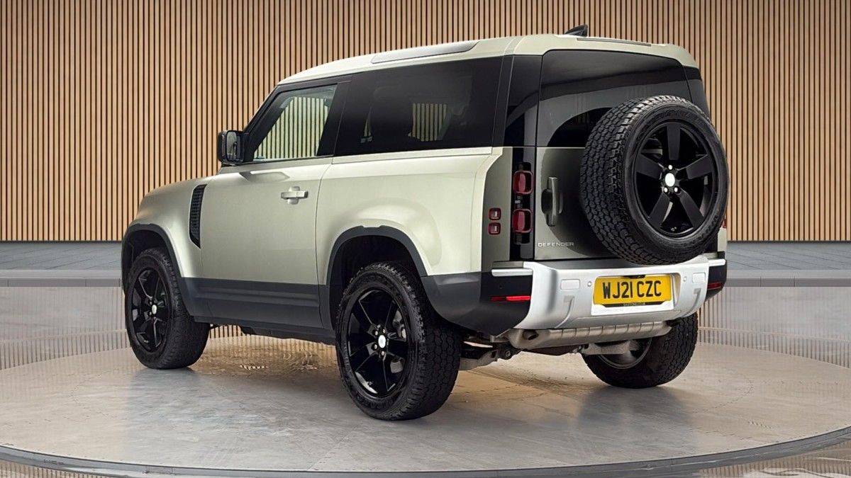 Land Rover Defender 90 Image 2