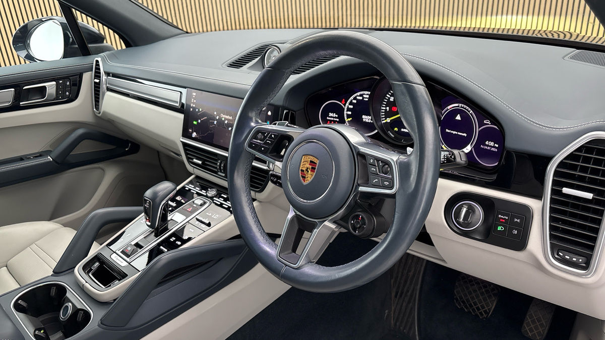 Porsche Cayenne Image 5