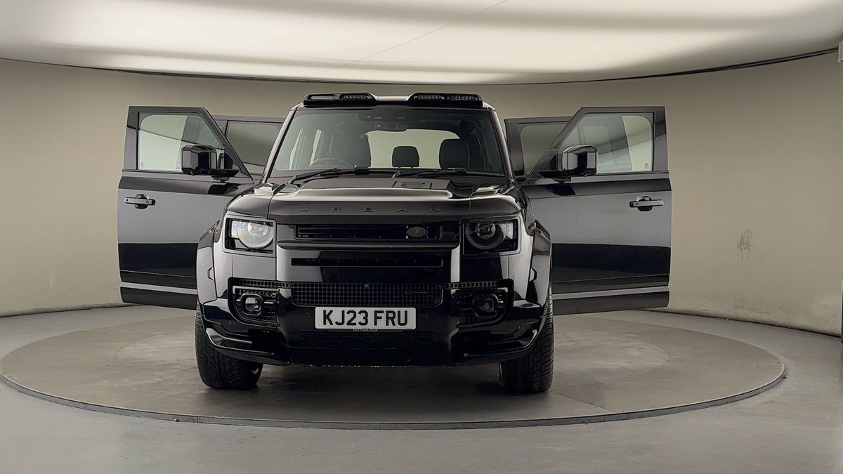 More views of Land Rover Defender 110