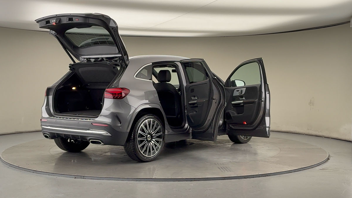 More views of Mercedes-Benz GLA