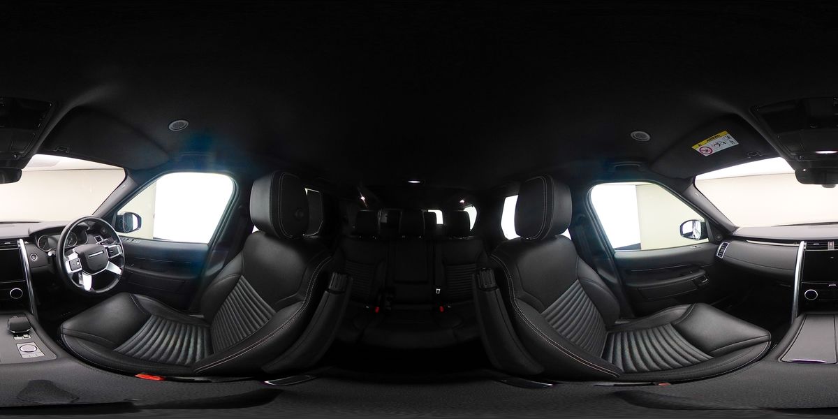 More views of Land Rover Discovery