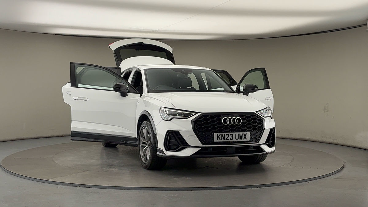 More views of Audi Q3