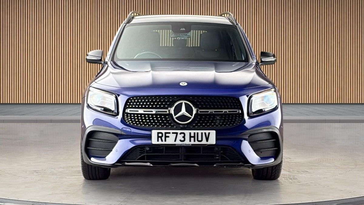 Mercedes-Benz GLB Image 3