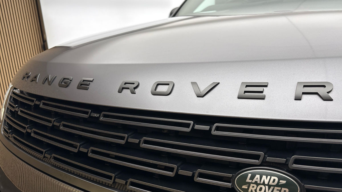 Land Rover Range Rover Sport Image 24