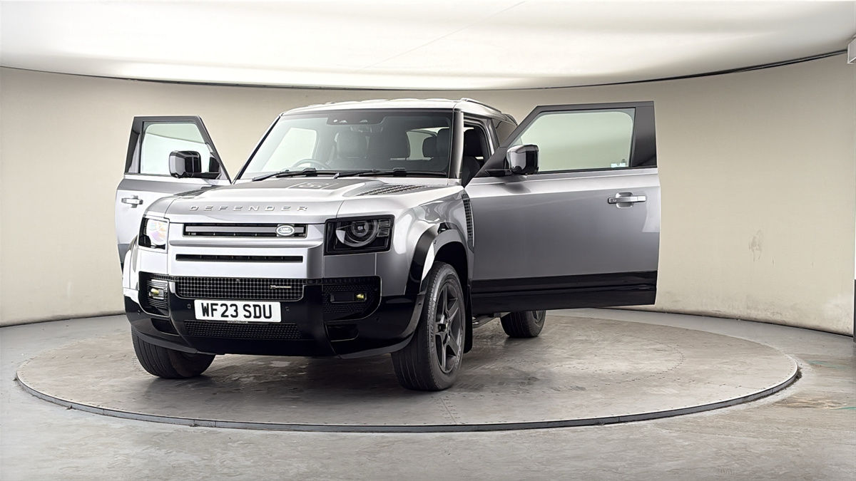 More views of Land Rover Defender 90