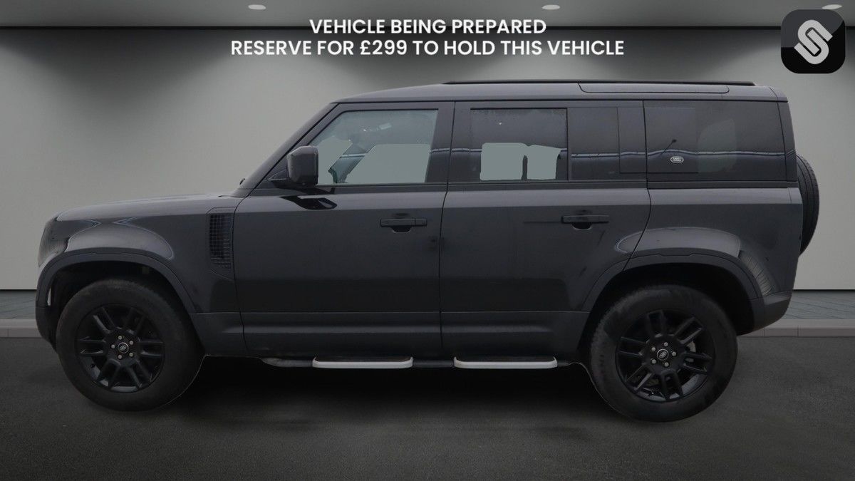 Land Rover Defender 110 Image 6