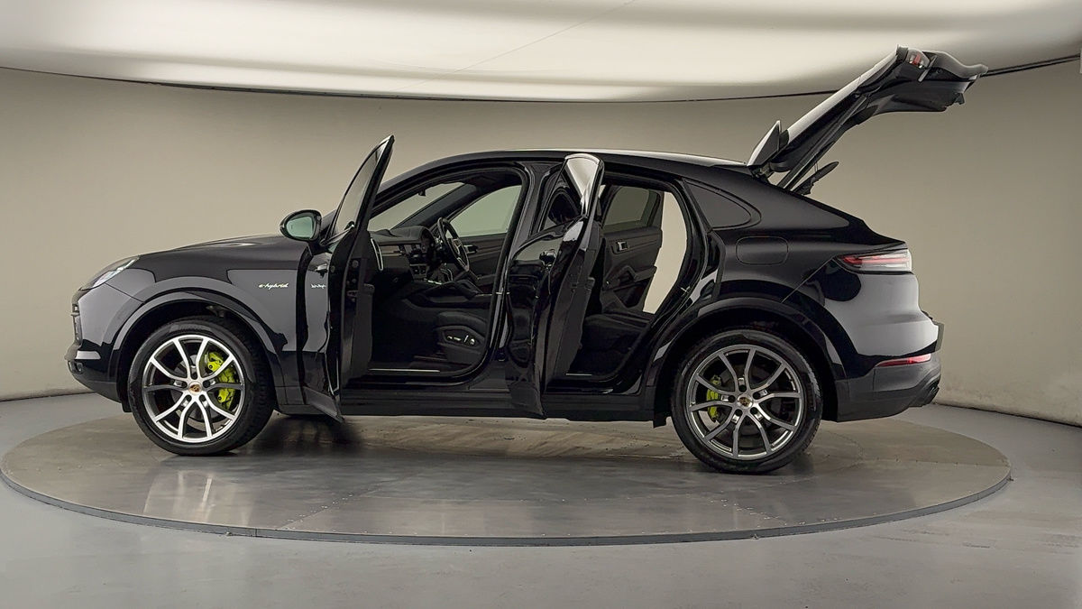 More views of Porsche Cayenne