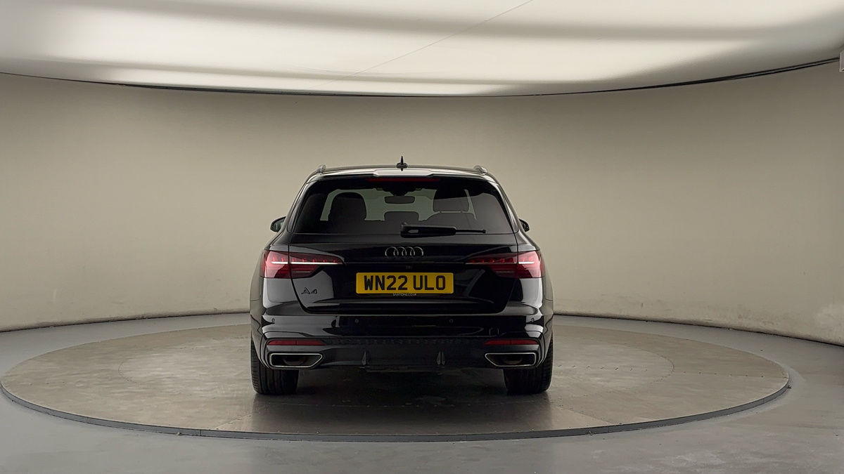 Audi A4 Avant Image 4
