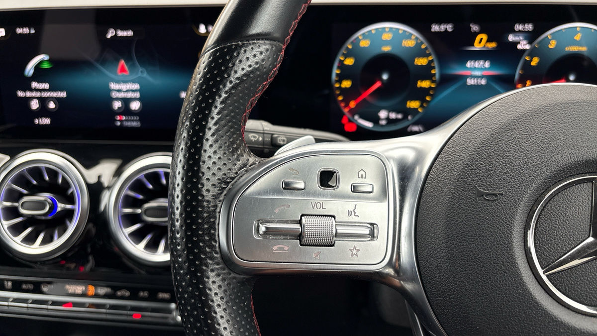 Mercedes-Benz GLA Image 13