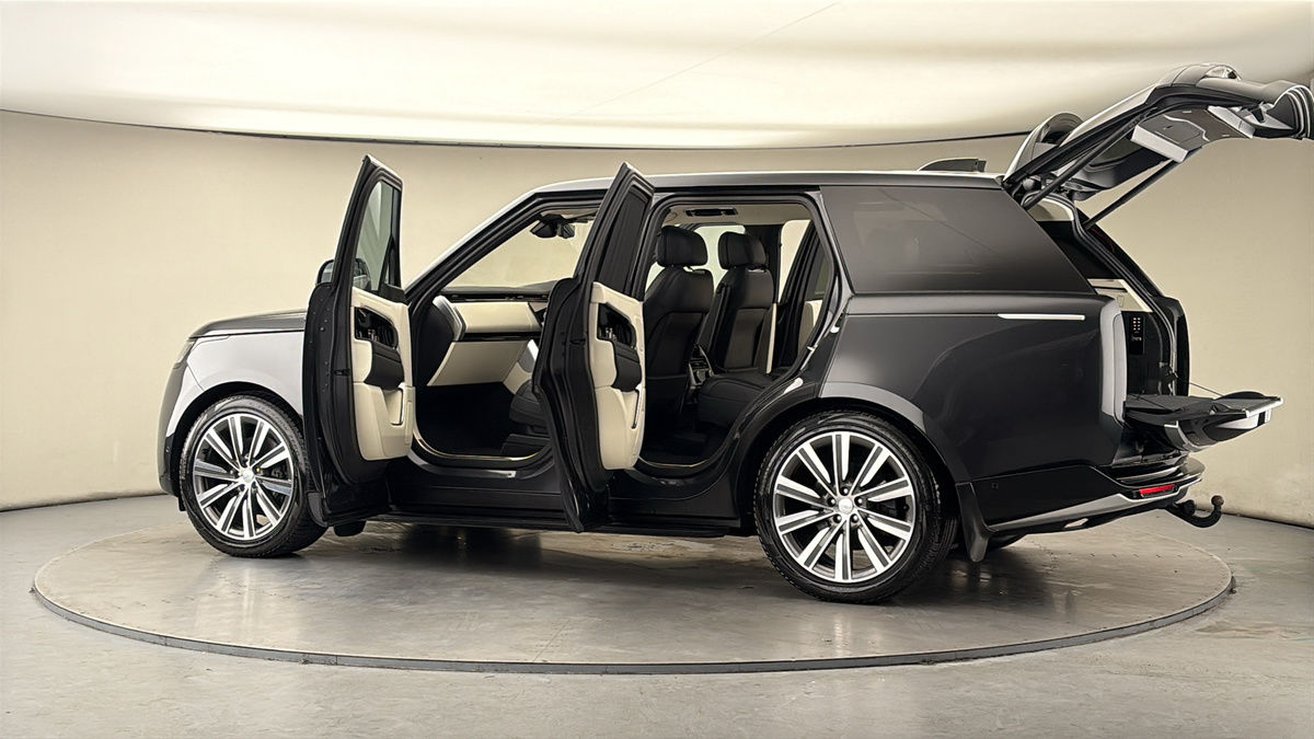 More views of Land Rover Range Rover