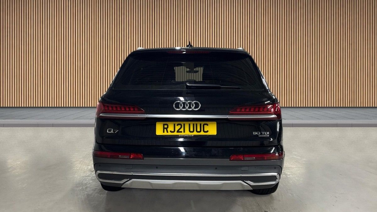 Audi Q7 Image 4