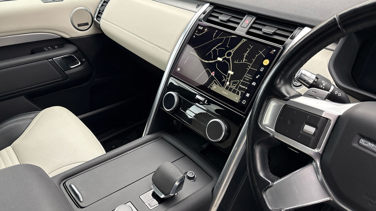 Land Rover Discovery Image 18