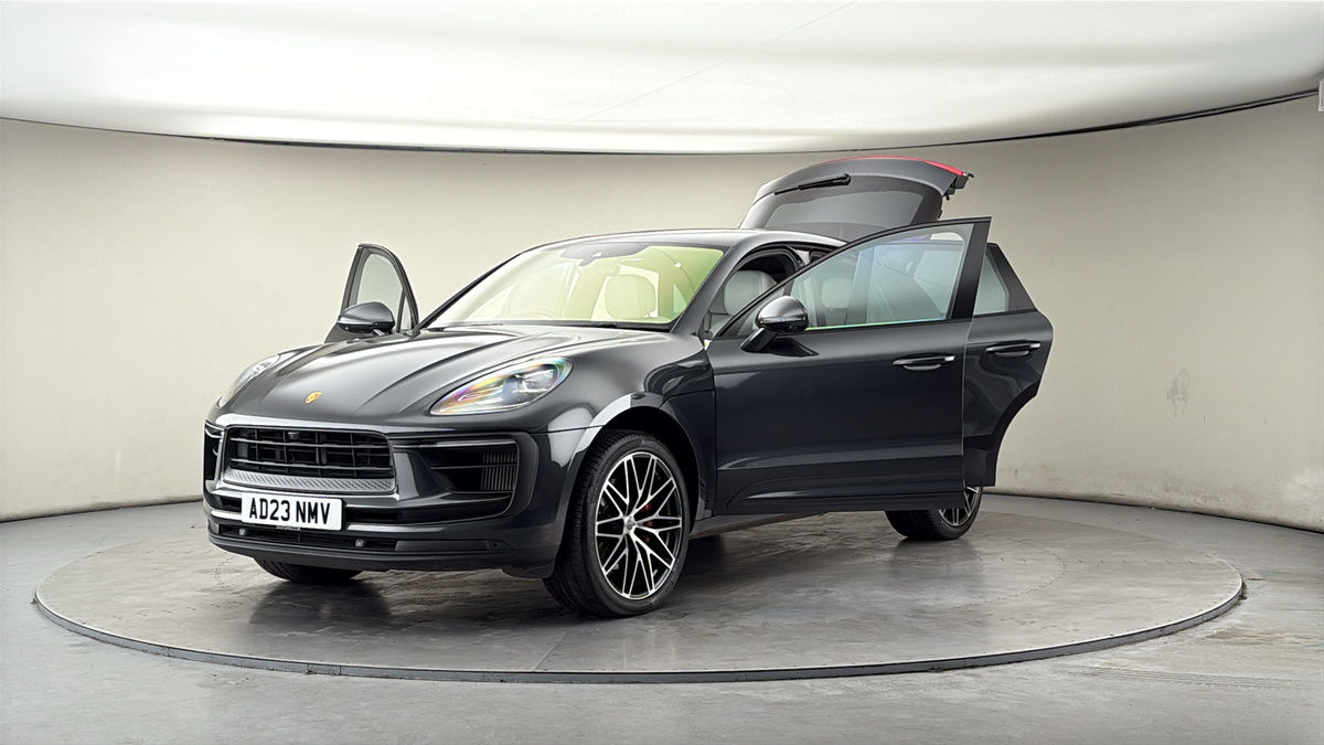 More views of Porsche Macan