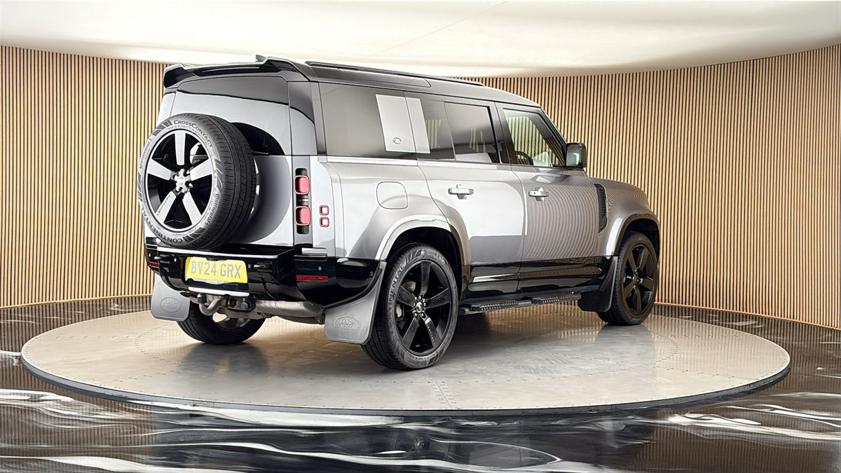 More views of Land Rover Defender 110