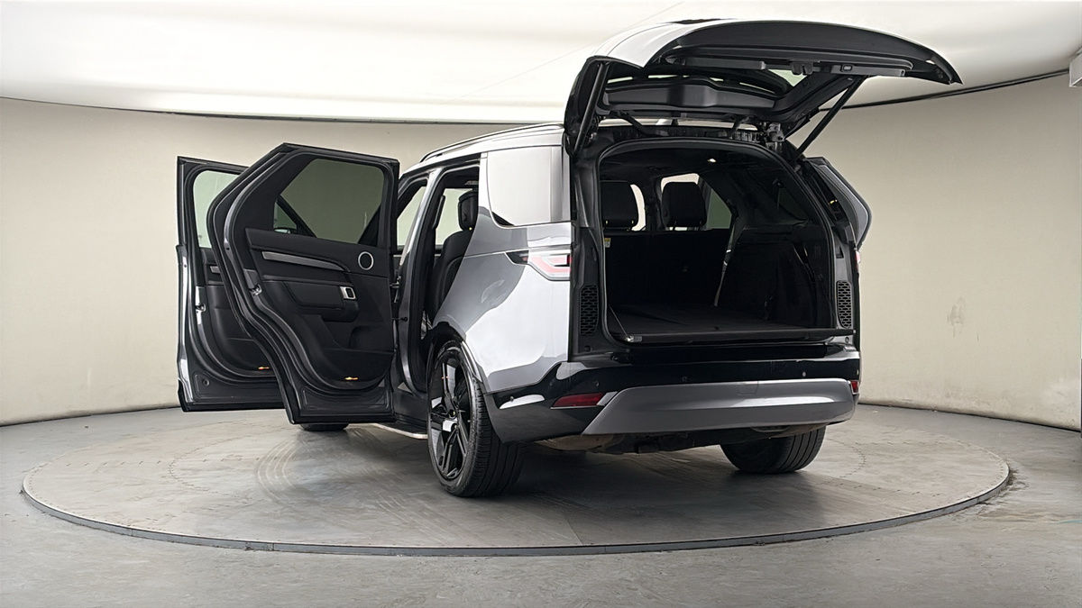 More views of Land Rover Discovery