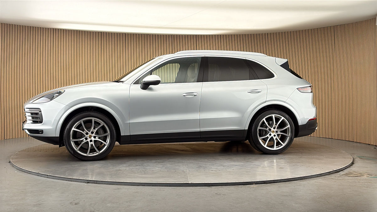 More views of Porsche Cayenne