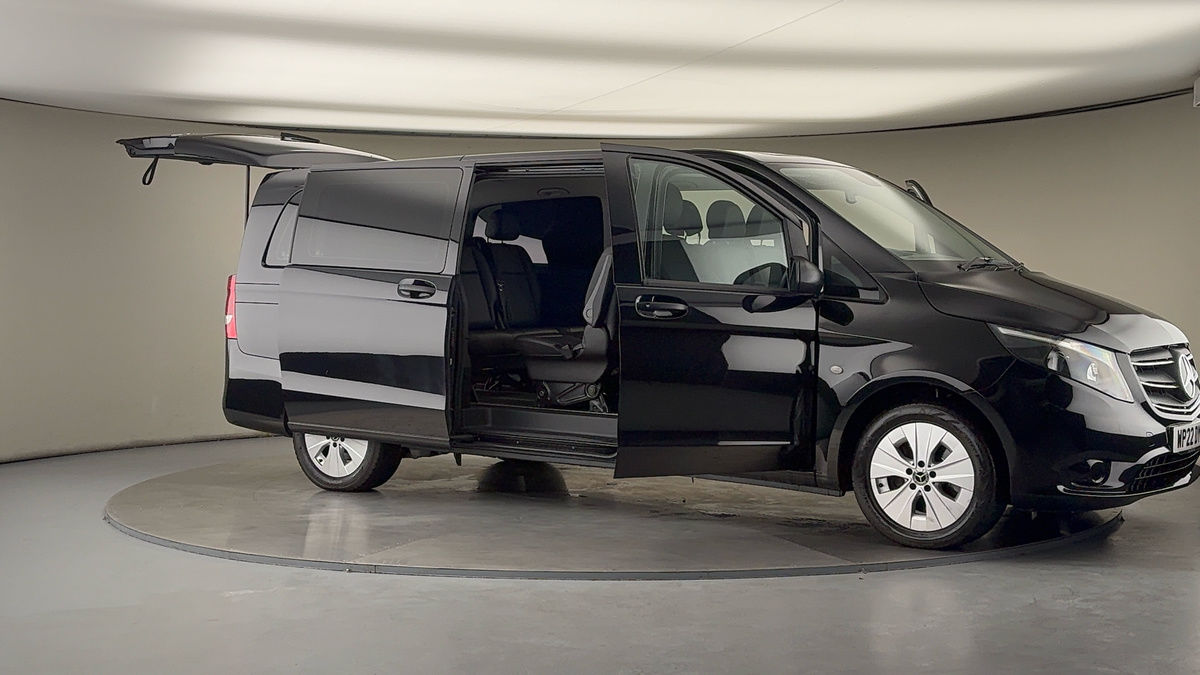 More views of Mercedes-Benz Vito