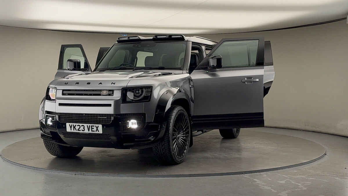 More views of Land Rover Defender 110