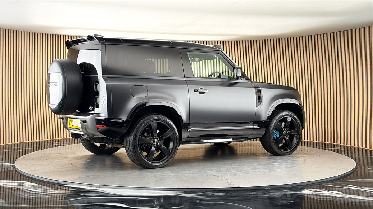 More views of Land Rover Defender 90