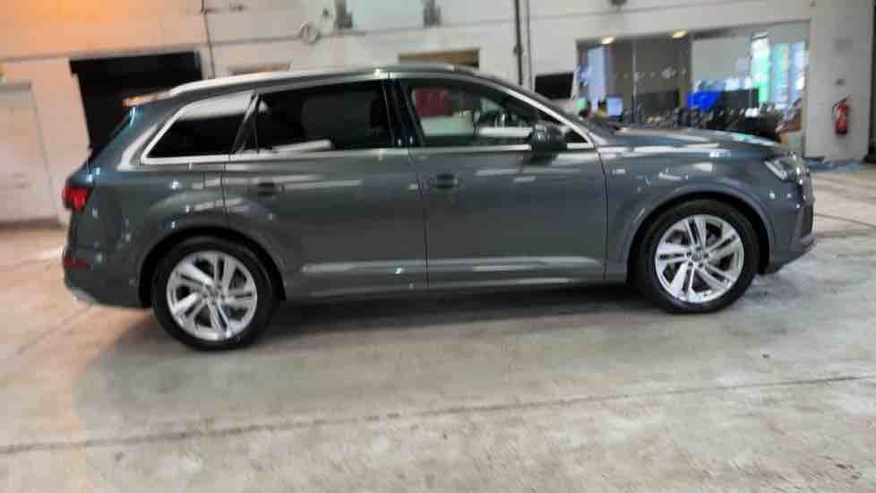 More views of Audi Q7