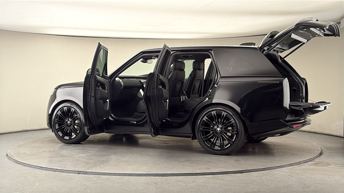 More views of Land Rover Range Rover