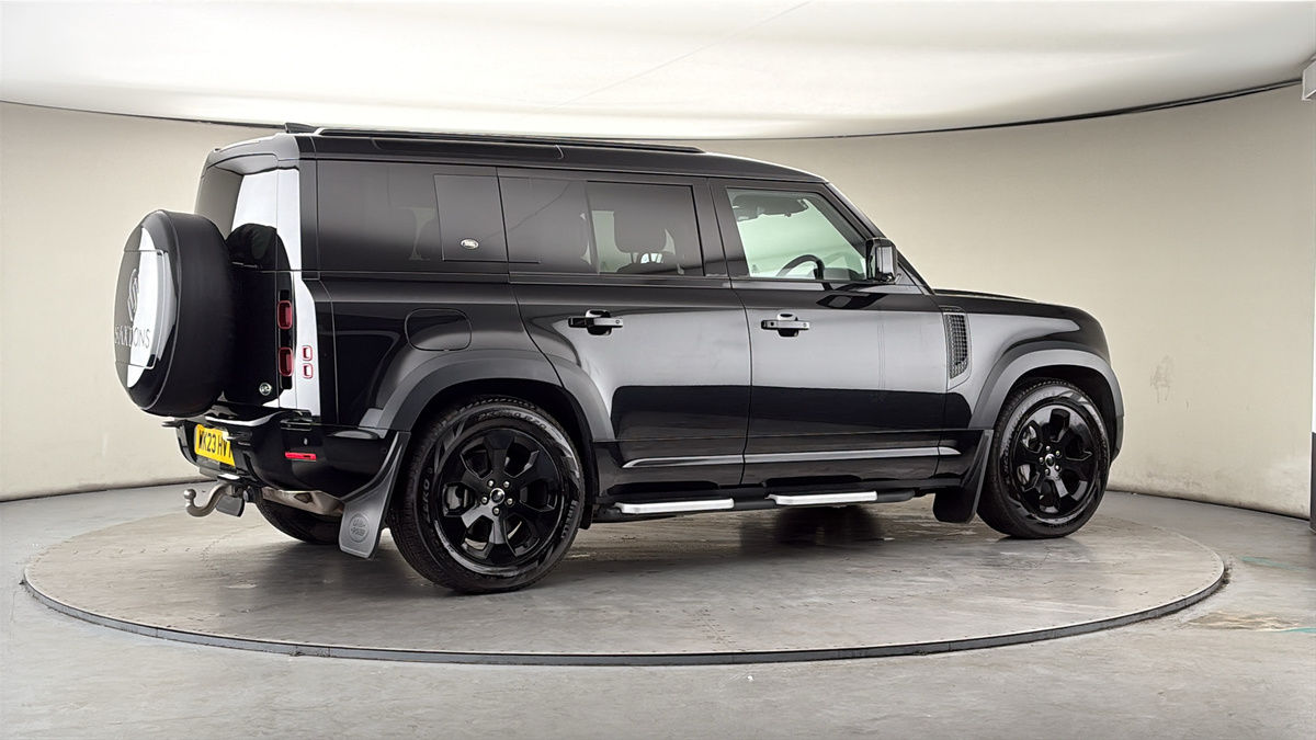 More views of Land Rover Defender 110