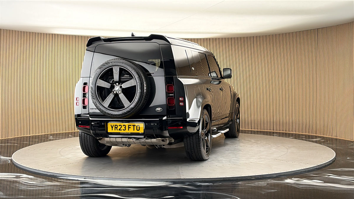 More views of Land Rover Defender 110