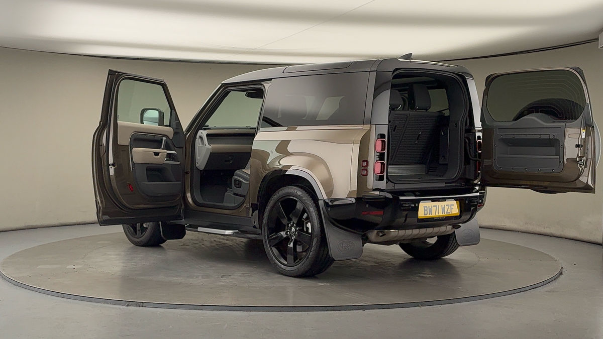 More views of Land Rover Defender 90