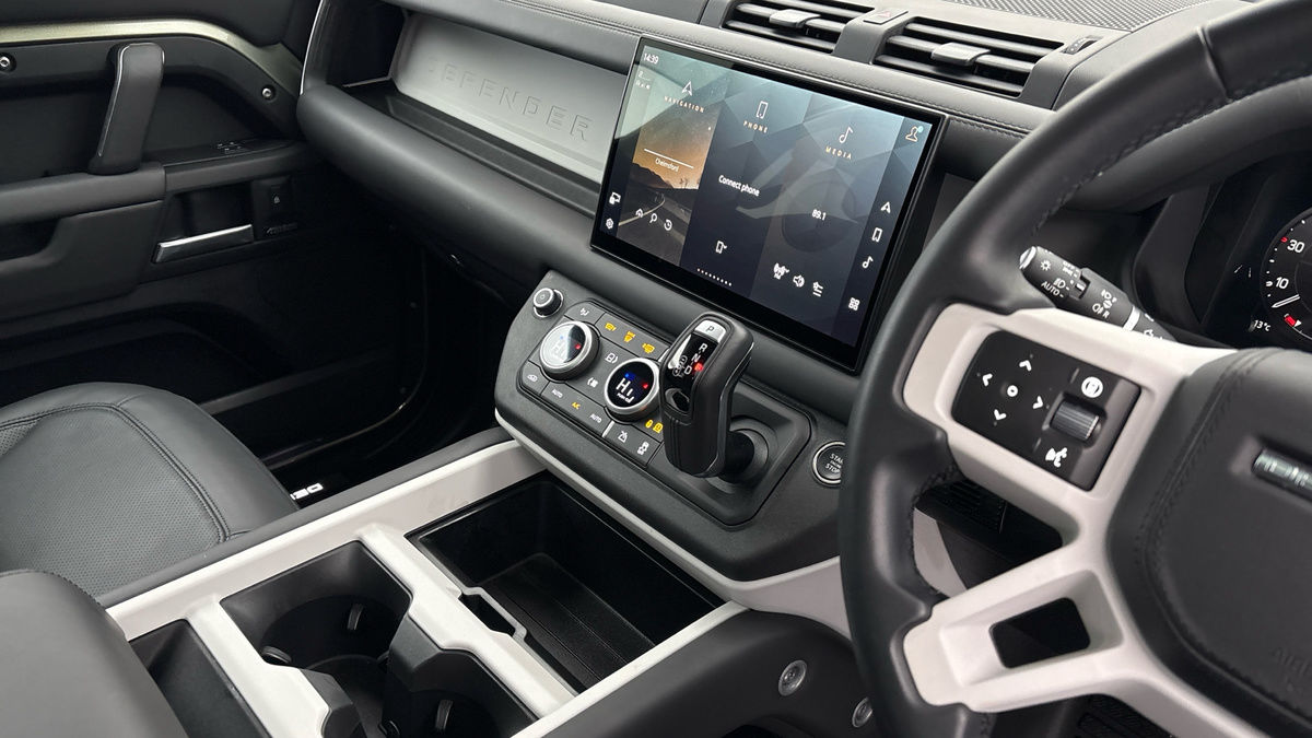 Land Rover Defender 110 Urban Image 18