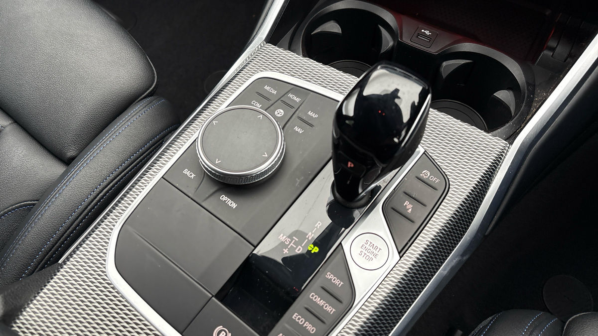 BMW 3 Series Image 6