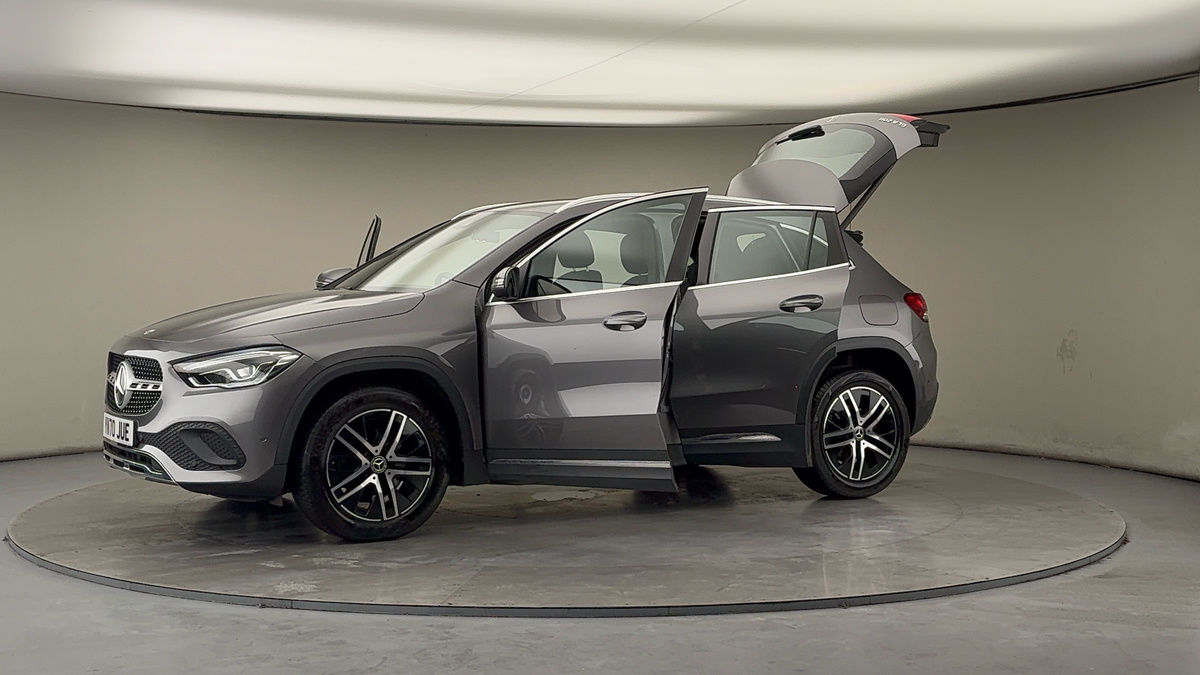 More views of Mercedes-Benz GLA