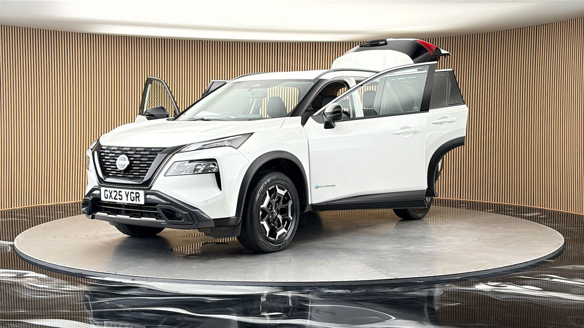 More views of Nissan X-Trail