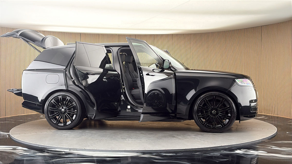 More views of Land Rover Range Rover