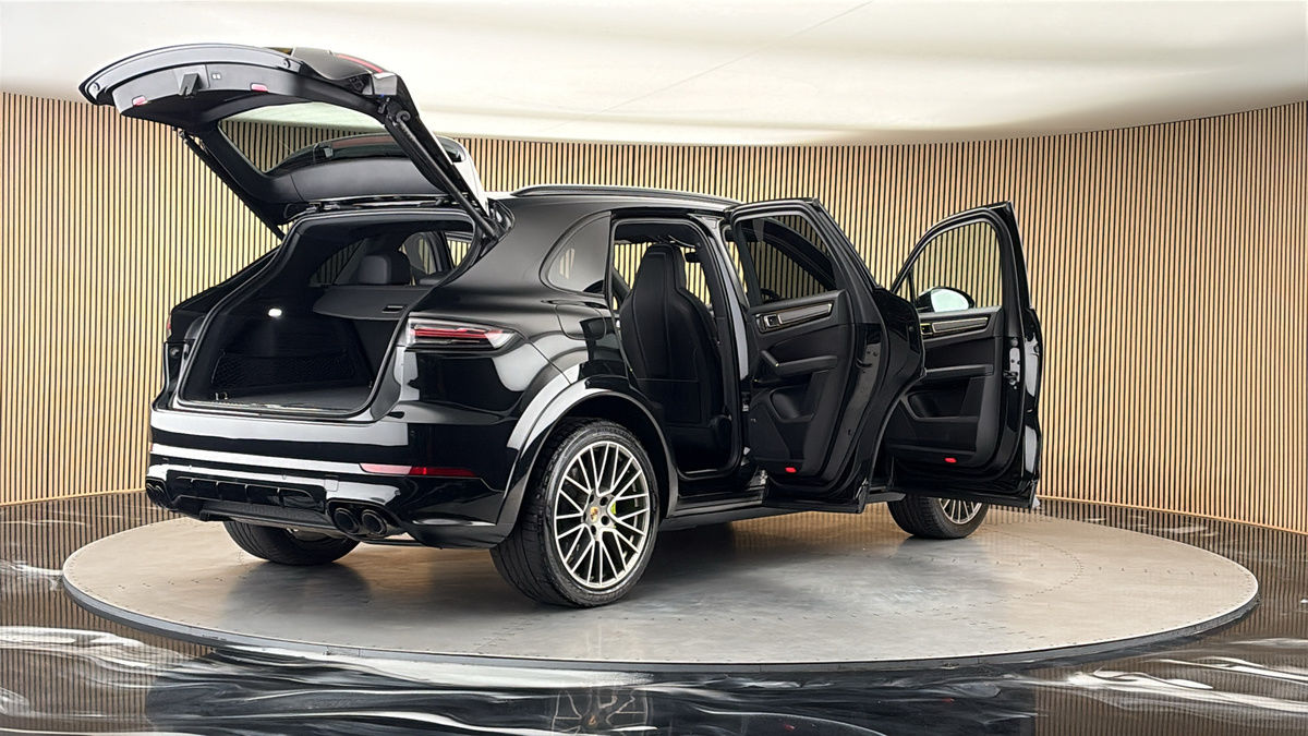 More views of Porsche Cayenne