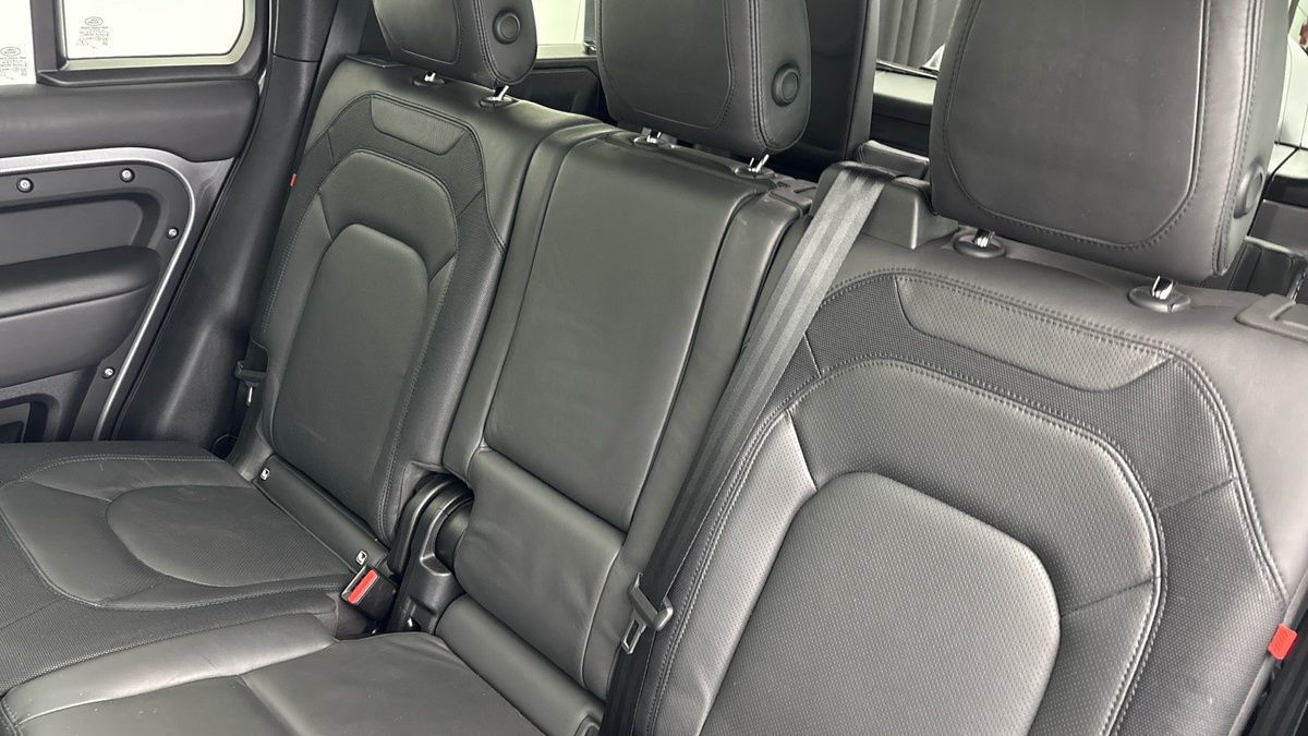 Land Rover Defender 110 Urban Image 8