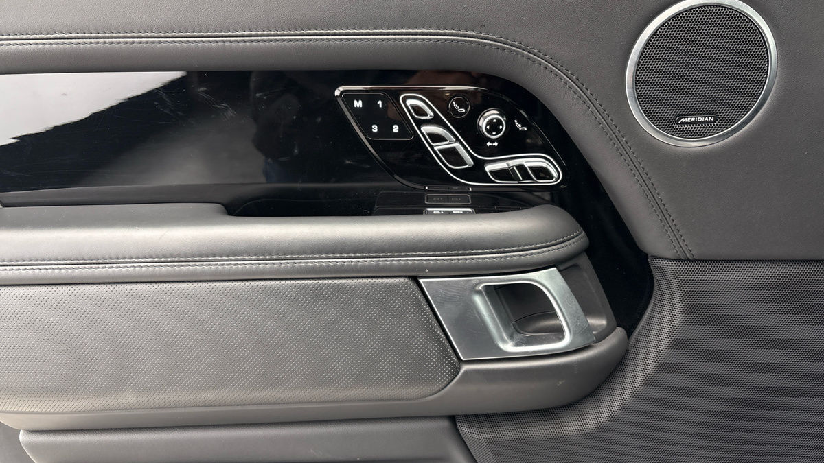 Land Rover Range Rover Image 19