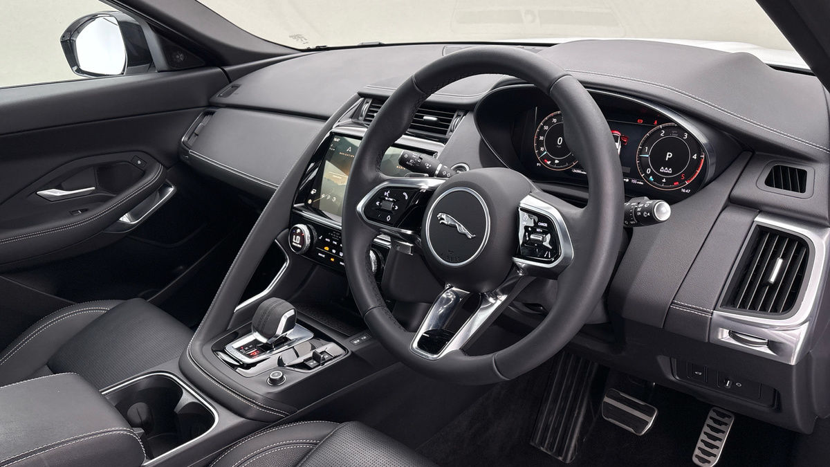 Jaguar E-PACE Image 10